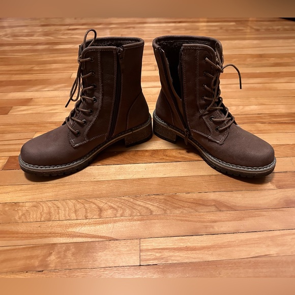 Josef Seibel 7.5 leather boots with faux fur inside - Picture 7 of 9